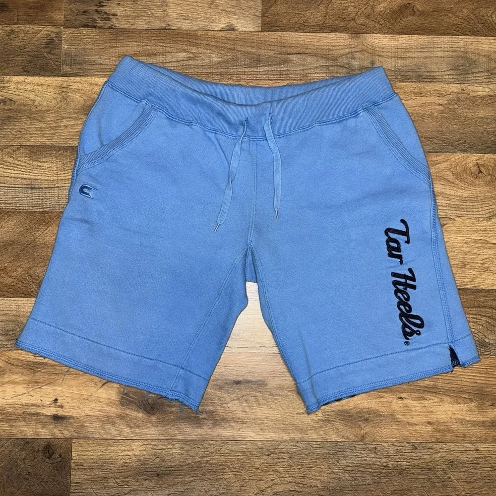 Colosseum Athletics North Carolina Tar Heels Fleece Shorts Size M